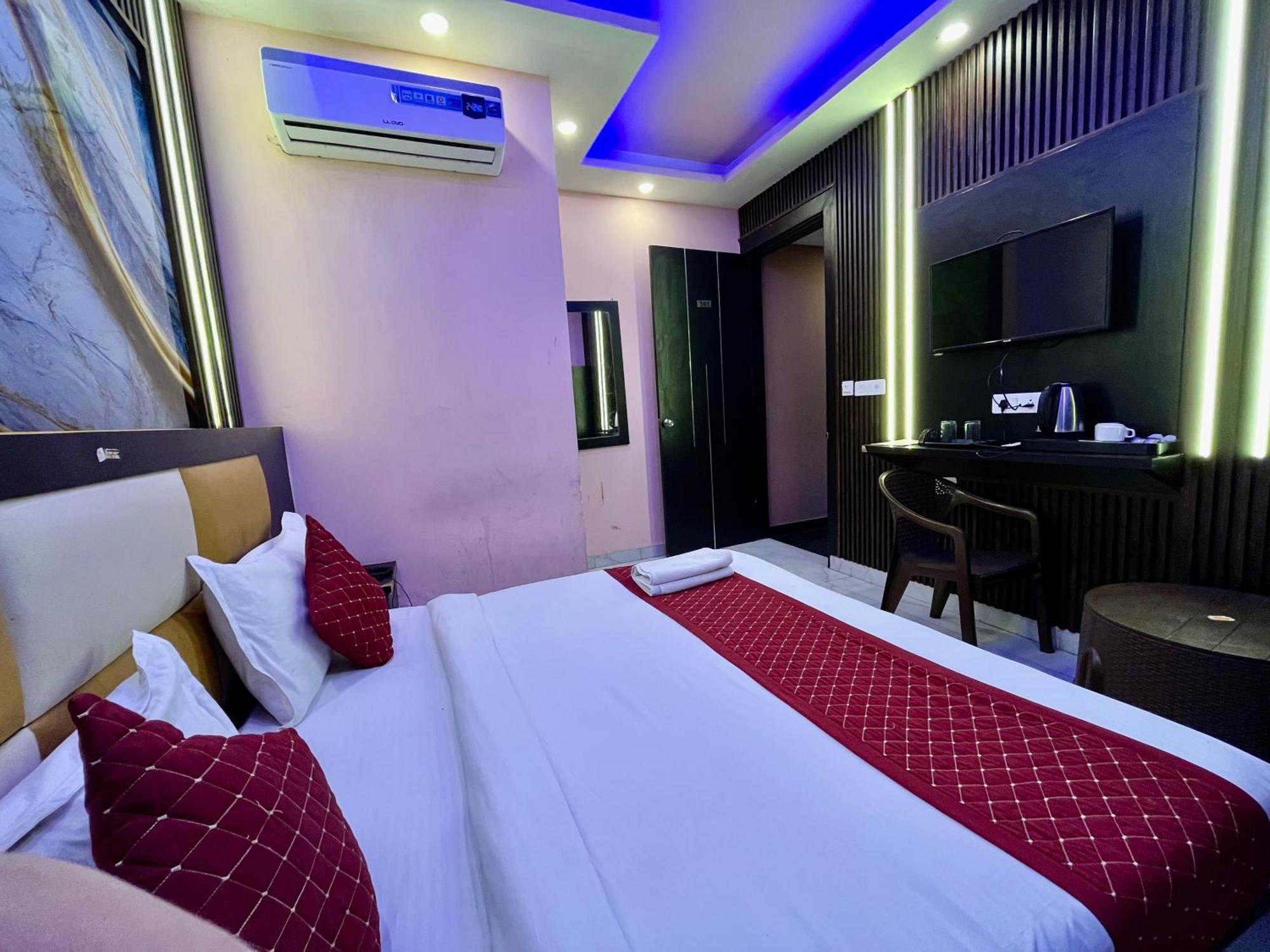 Jupiter Plaza Delhi Airport Hotel Ню Делхи Екстериор снимка